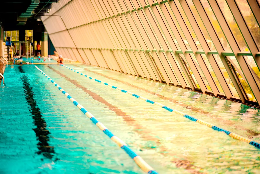 钦北成人混凝土钢结构游泳池项目